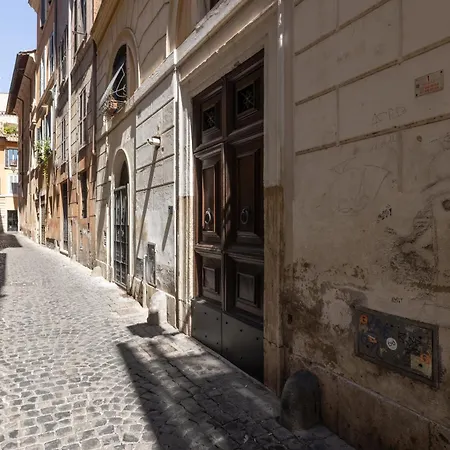 Charming Near Piazza Navona アパート *